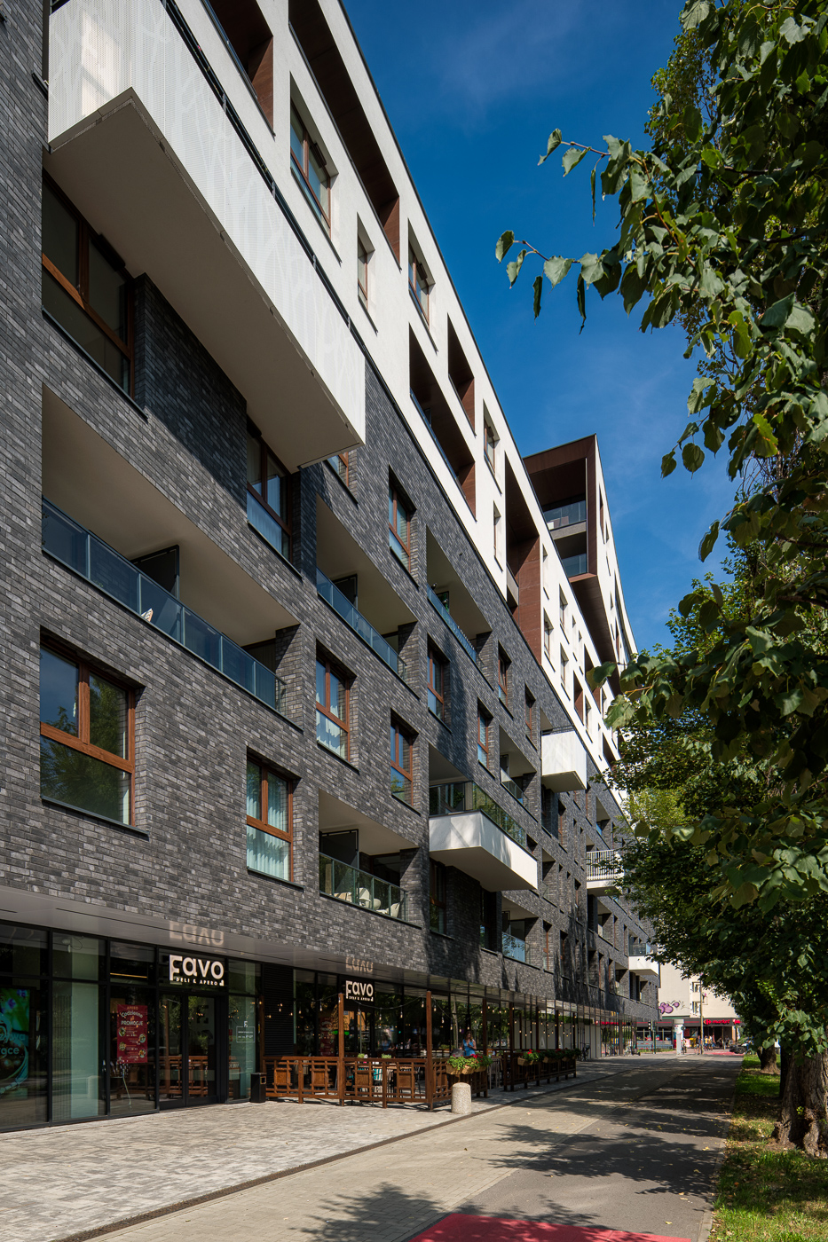 232407010011 Krowodrza Park Krakau PL Brick Loft Anthrazit 02