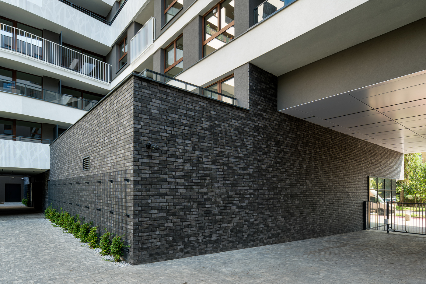 232407010011 Krowodrza Park Krakau PL Brick Loft Anthrazit 03