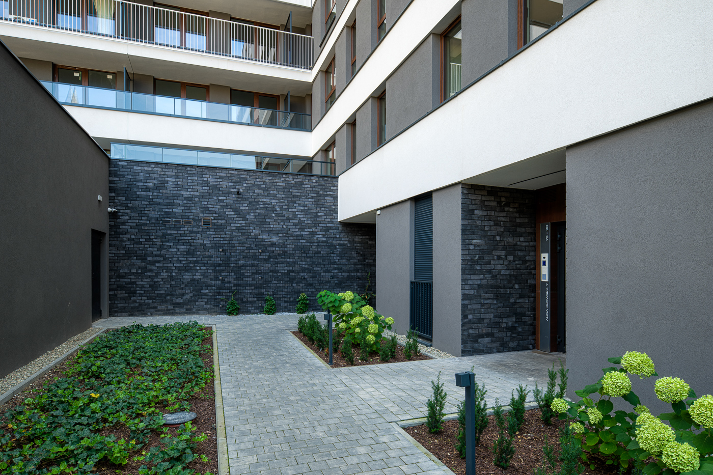 232407010011 Krowodrza Park Krakau PL Brick Loft Anthrazit 05