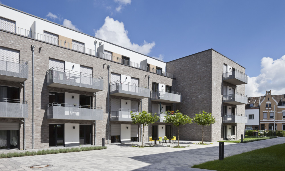 232905800003 Carree der Begegnung Troisdorf DE BK Capri 05