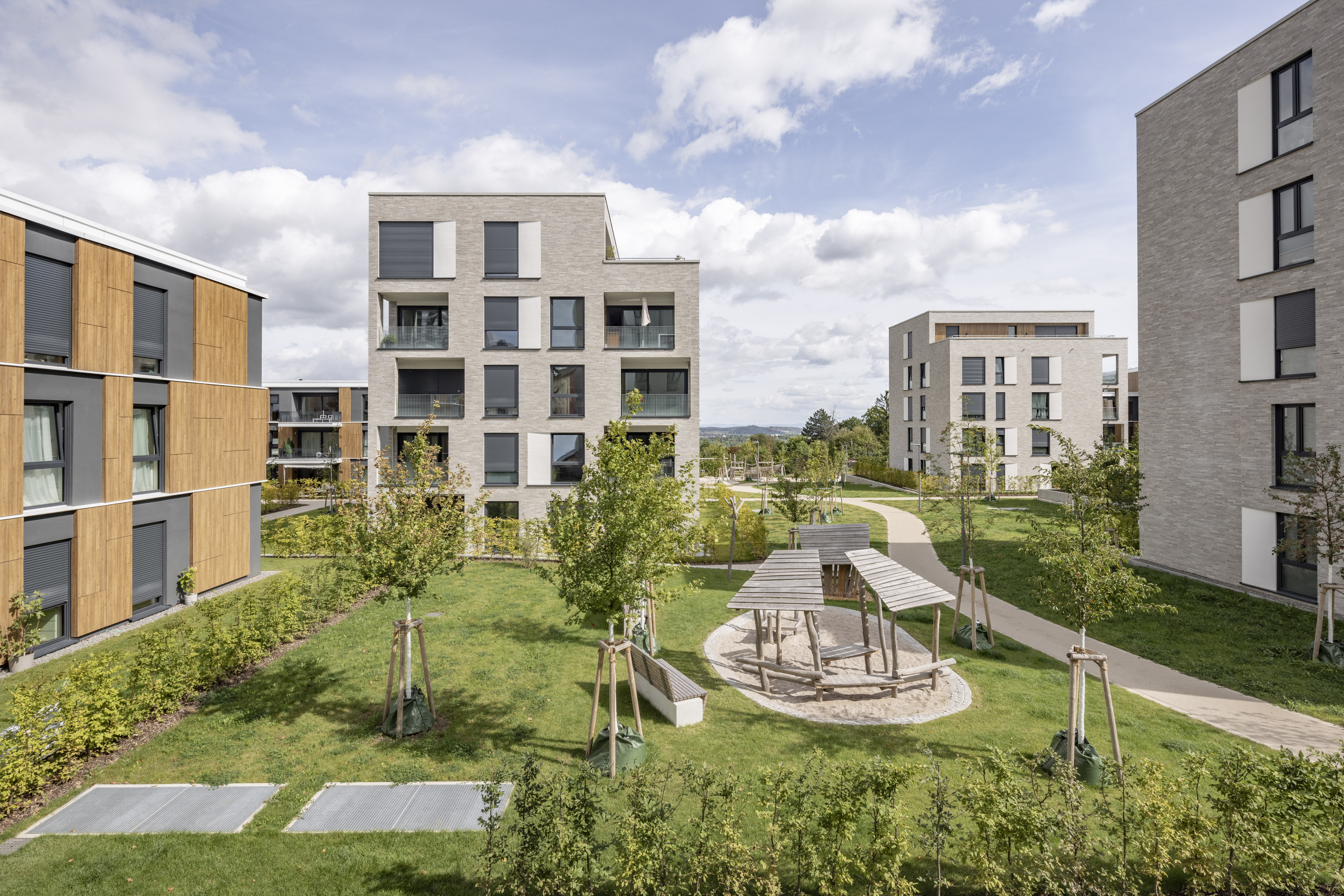 232905800033 Pandion Leon Leonberg DE BK Kansas 02