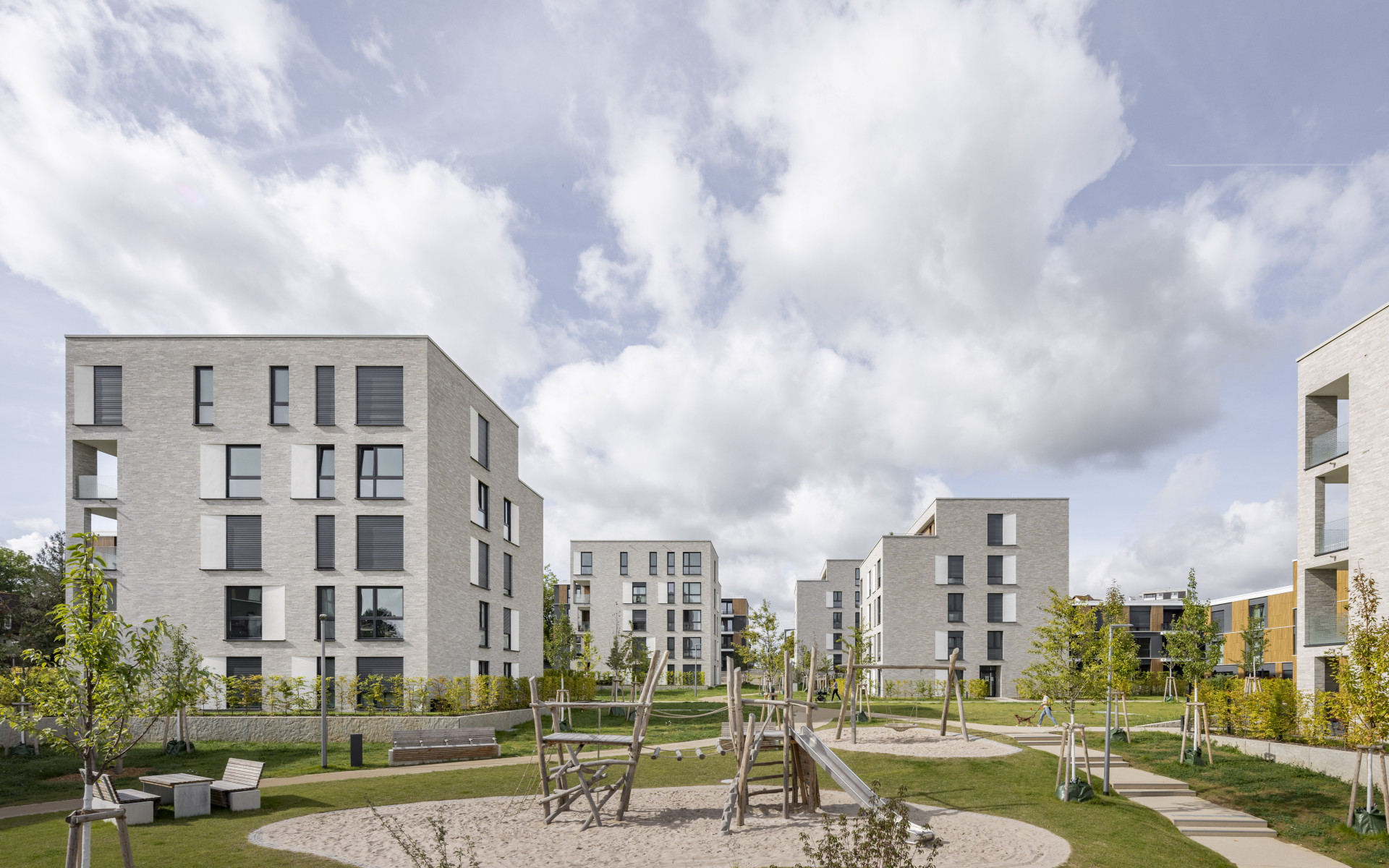 232905800033 Pandion Leon Leonberg DE BK Kansas 03