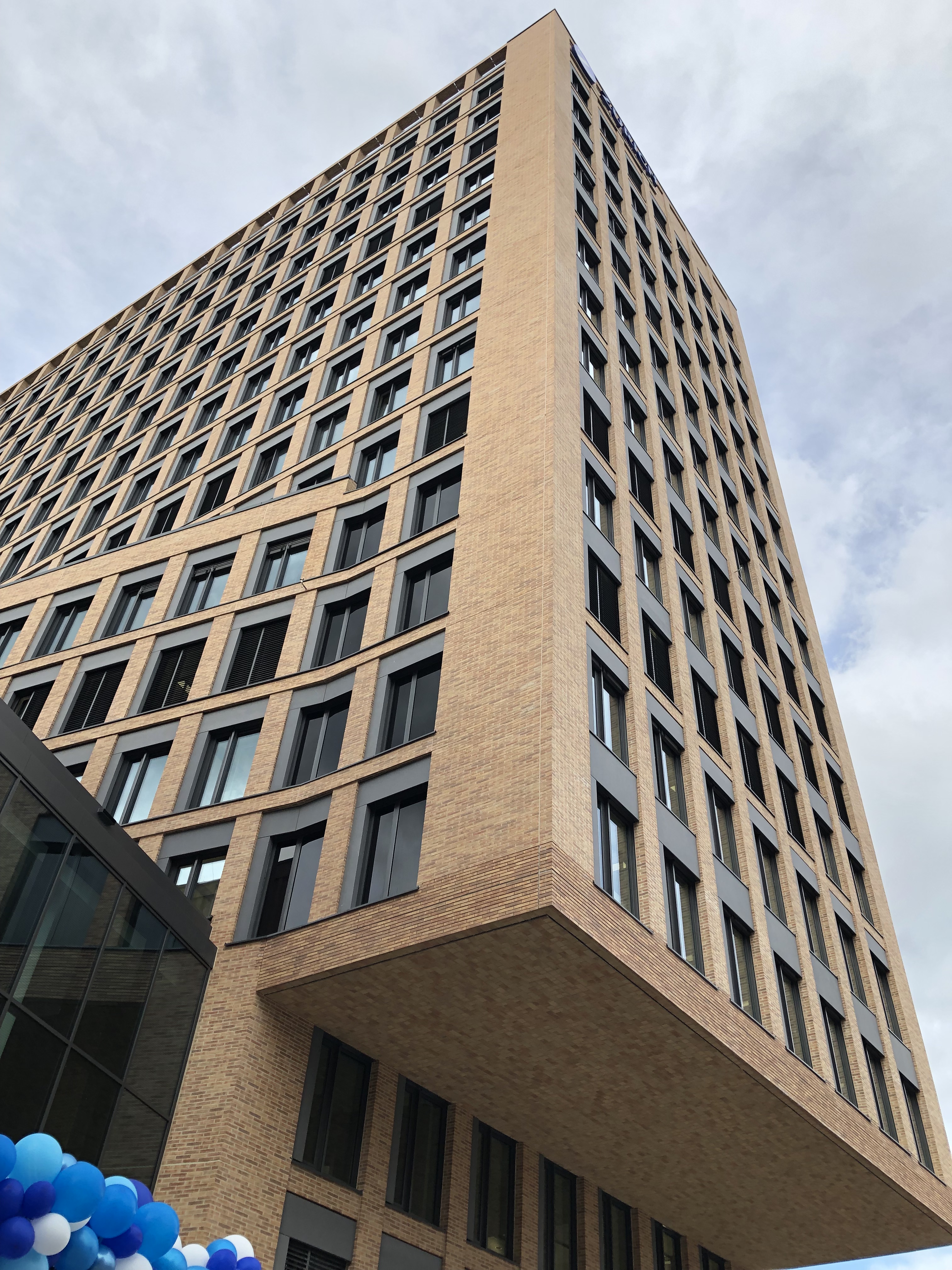 232905800038 Zurich Campus Messecity Koeln DE BK San Remo 07