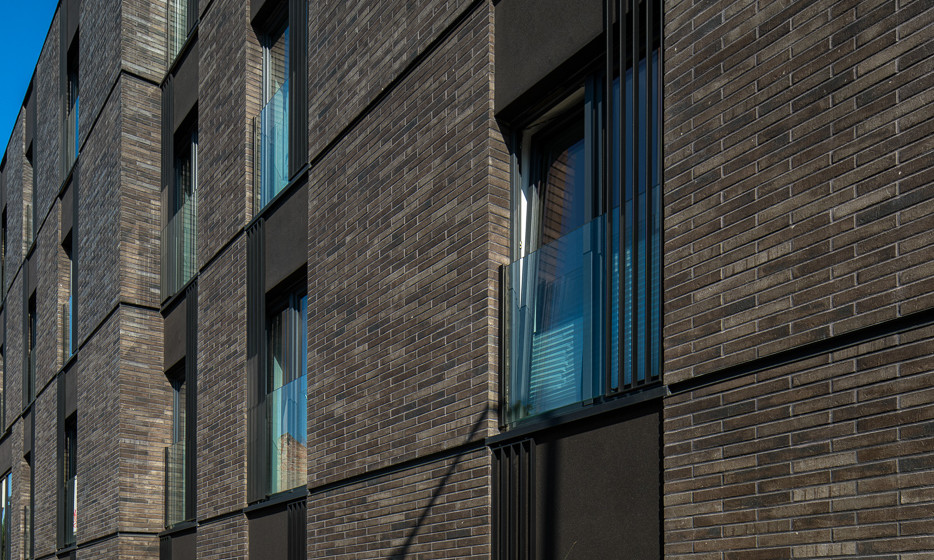 233605800005 Brick House Krakau PL Bergamo 05