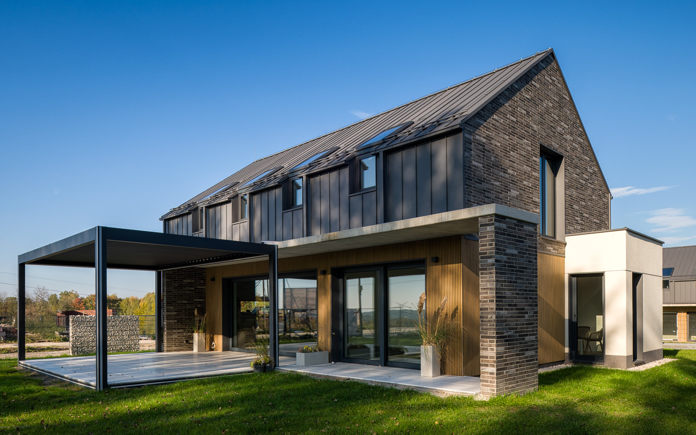 233605800006 Chorowice Krakau PL Palermo 01