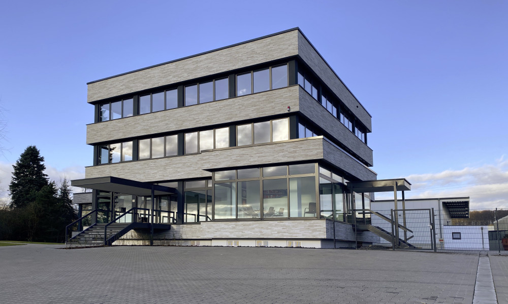 234704800035 Interbau Blink Ransbach Baumbach DE Grande Argento 02